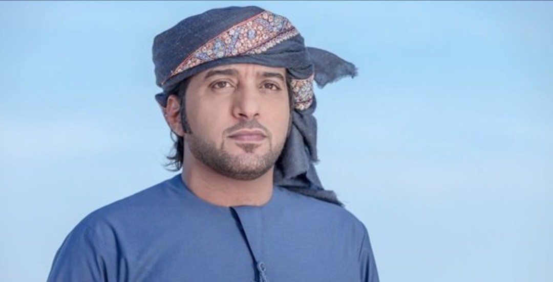 اعتقال الفنان الخليجي عيضة المنهلي خلال مداهمة الشرطة لفيلا معدة للدعارة بمراكش