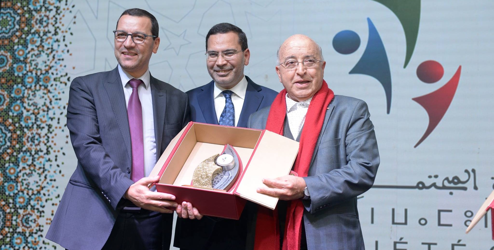 تتويج الفائزين بجائزة المجتمع المدني في دورتها الثانية