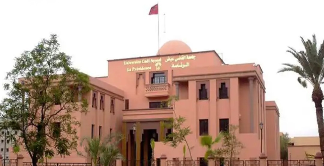 رئاسة جامعة القاضي عياض بمراكش توضح بخصوص الأخبار المنشورة حول بيع الديبلومات لطلبة أشباح