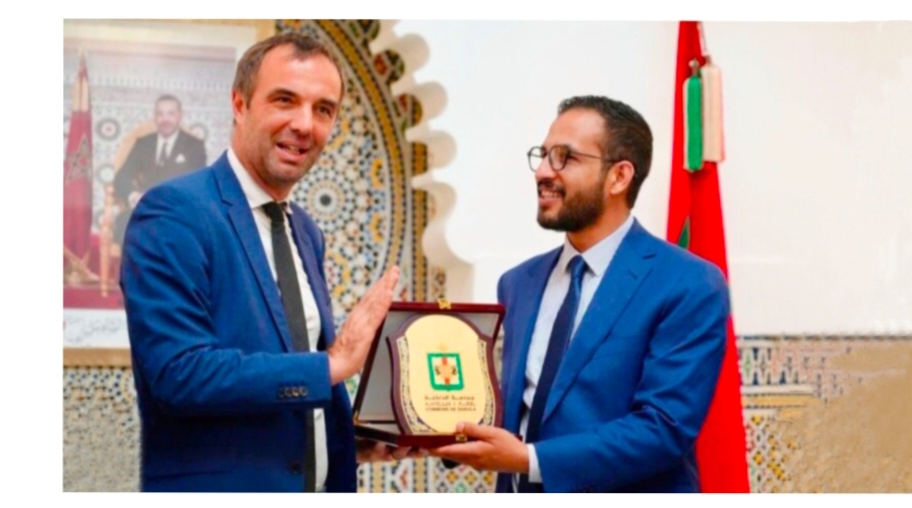 رئيس جماعة الداخلة يستقبل عمدة مونبلييه الفرنسية الذي يقوم بزيارة رسمية لعاصمة جهة الداخلة وادي الذهب