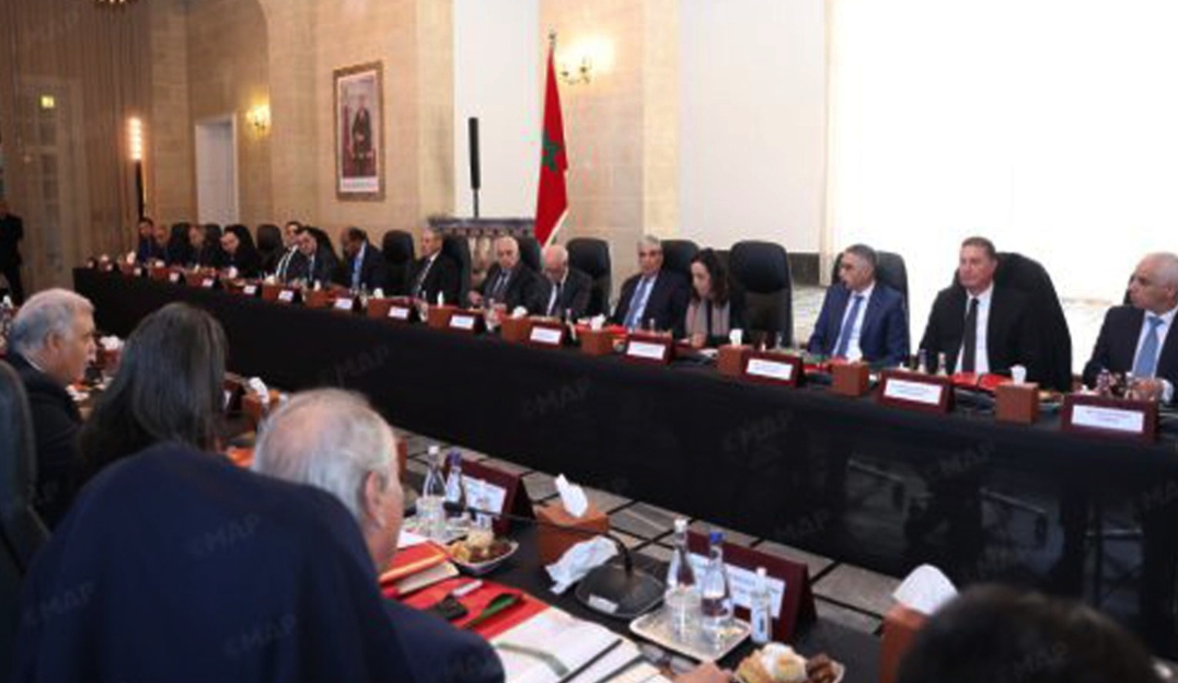 الاجتماع الدوري المخصص لتتبع تنزيل ورش الجهوية المتقدمة محطة هامة لتقييم مسار اللامركزية واللاتمركز الإداري بمختلف القطاعات